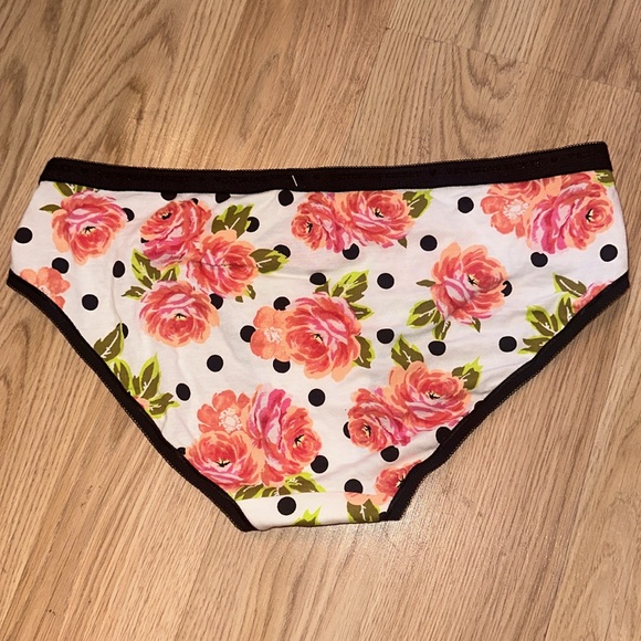 Victoria’s Secret hip hugger size large - Picture 3 of 4